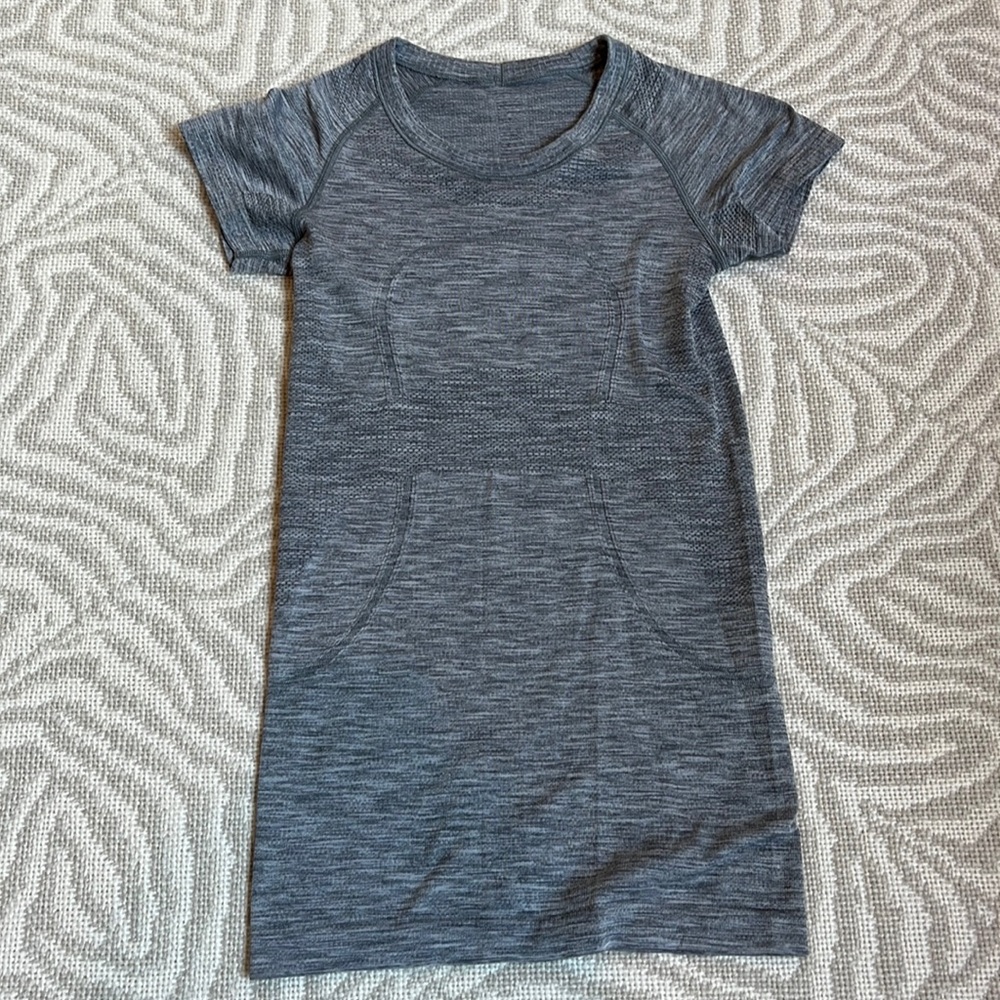 size 2 lulu top